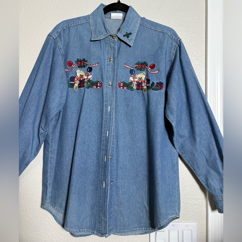 Vintage Bobbie Brooks Teddy Bear Christmas Embroidered LS Denim Shirt. Hong Kong